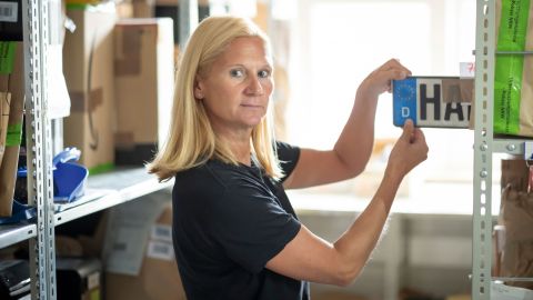 Nummernschilder werden von Kriminellen gerne ausgetauscht. Linda Aßhoff überrascht so schnell  nichts mehr.